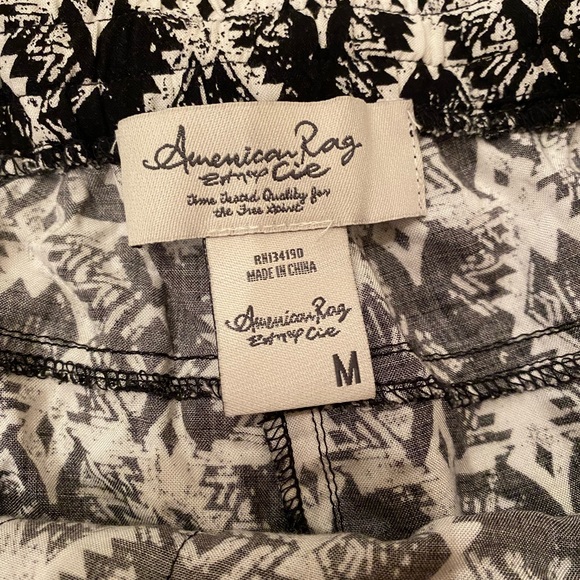American rag black and white shorts size medium - Picture 2 of 3